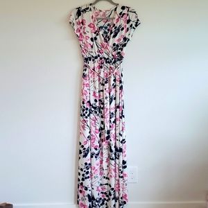 PinkBlush maternity / nursing maxi dress size medium